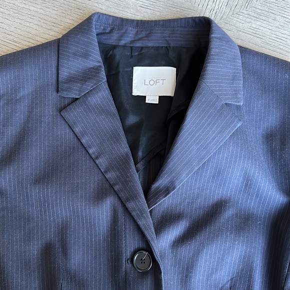 Ann Taylor LOFT - Blue Pinstriped Jacket - SZ 8 - Picture 3 of 11